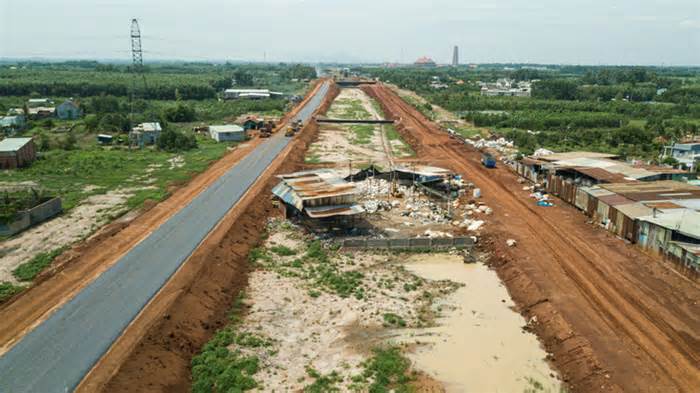 Cao tốc Biên Hòa - Vũng Tàu thiếu đất đắp, tỉnh Đồng Nai kiến nghị Thủ tướng