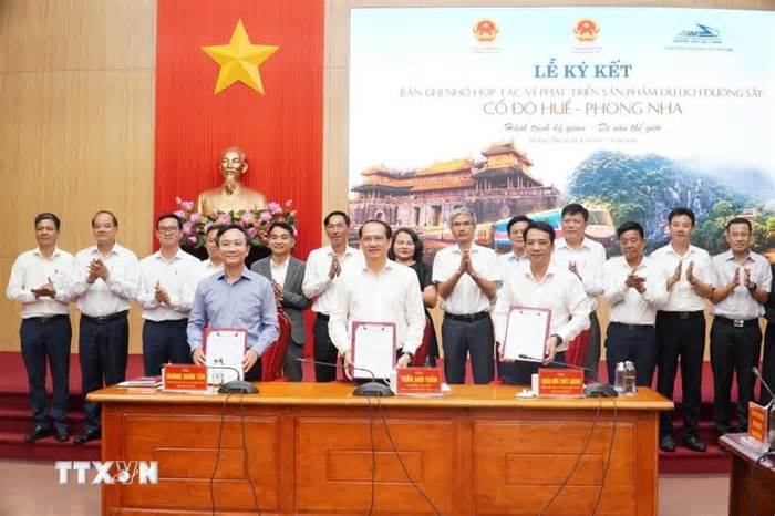 Đoàn tàu du lịch kết nối Huế với Phong Nha hoạt động từ tháng 9/2026