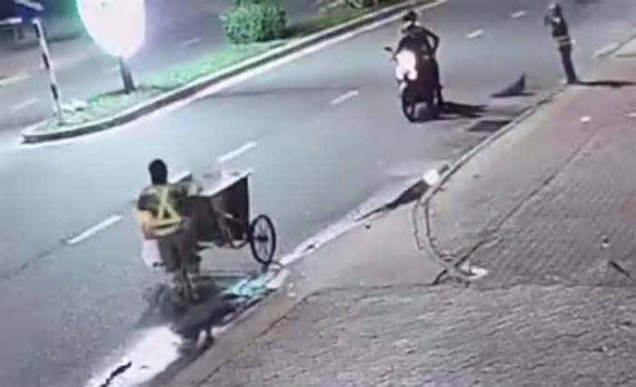 Clip hai thanh niên gây sự trước khi bắn hai nữ lao công ở Quảng Ngãi