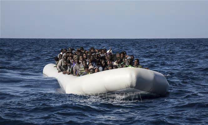 300 người di cư mất tích khi vượt biển từ Senegal đến Tây Ban Nha