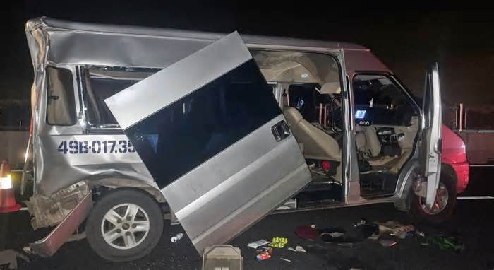 Xe khách đâm nhau trên cao tốc Vĩnh Hảo - Phan Thiết, 6 người bị thương