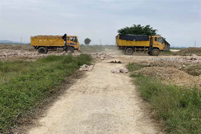 Xin mở thêm cống chui qua cao tốc, chờ Bộ Giao thông vận tải quyết định