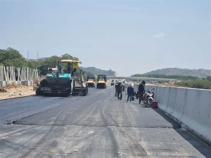 Sau tai nạn chết người, cấm di chuyển vào công trường thi công cao tốc Vĩnh Hảo – Phan Thiết