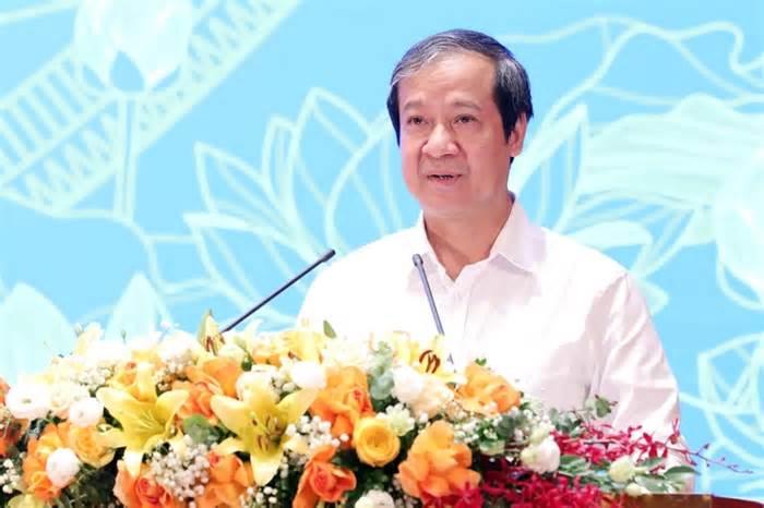 Thứ trưởng Phạm Ngọc Thưởng phụ trách giáo dục phổ thông