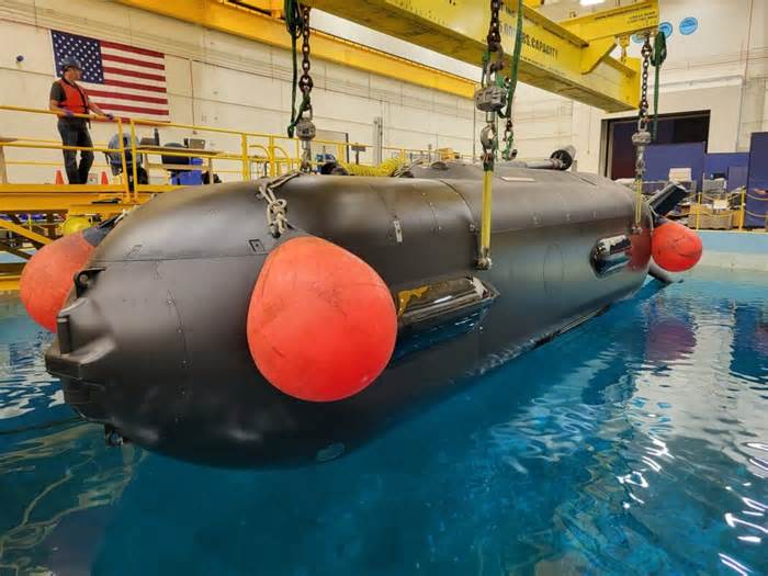 Hải quân Mỹ nhận tàu ngầm không người lái mới