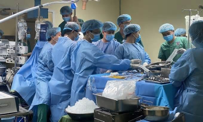 Thủ tướng khen 120 y bác sĩ ghép tạng cứu 7 người