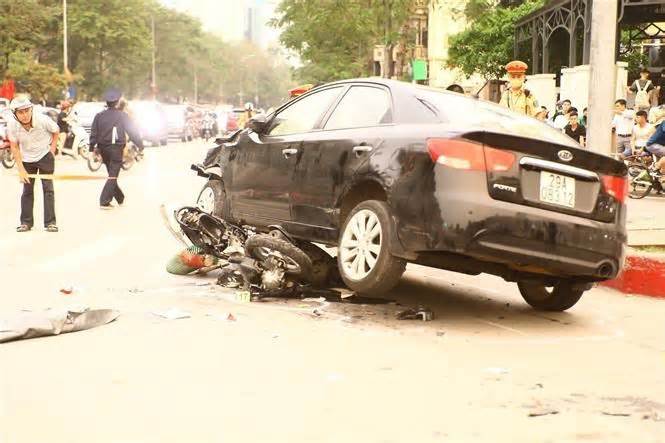 Khởi tố hình sự lái xe gây tai nạn tại ngã tư Võ Chí Công-Xuân La