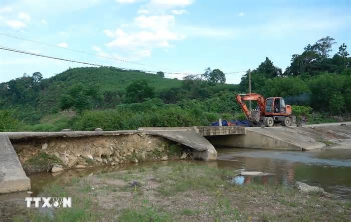 Nghệ An: Cầu tràn xuống cấp, nguy cơ tai nạn rình rập trong mùa mưa lũ