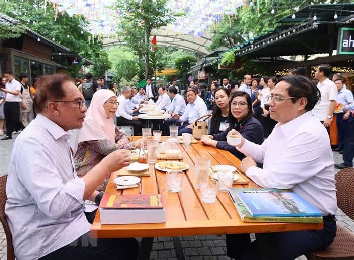 Truyền thông đưa đậm nét chuyến thăm Việt Nam của Thủ tướng Malaysia