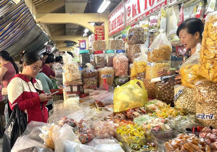 Theo dõi sát diễn biến giá hàng hóa phục vụ Tết Nguyên đán