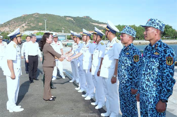 Phó Chủ tịch nước Võ Thị Ánh Xuân tin tưởng bộ đội Hải quân luôn nêu cao truyền thống anh hùng