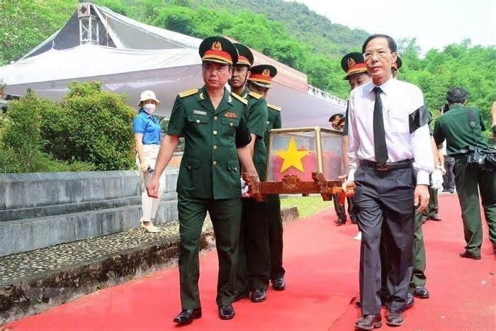 Thanh Hóa: An táng 16 hài cốt liệt sỹ Việt Nam hy sinh tại Lào
