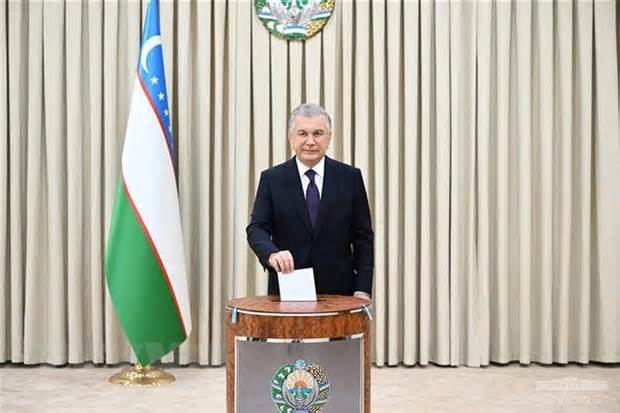 Uzbekistan: 4 ứng viên tham gia bầu cử tổng thống trước hạn