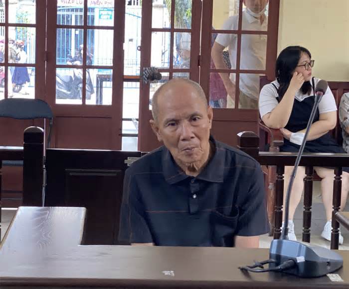 Người bạo hành cụ già 86 tuổi tại quỹ Trăng Khuyết lãnh 18 tháng tù