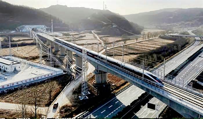 Đường sắt cao tốc ở Trung Quốc vượt 50.000km