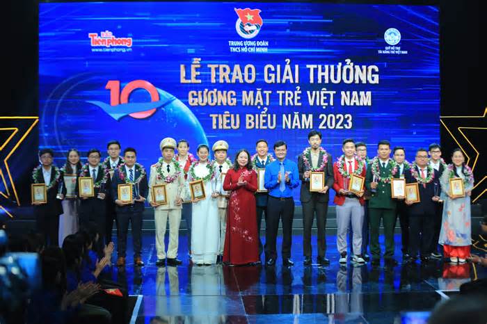 Trao thưởng 10 gương mặt trẻ Việt Nam tiêu biểu: Dám dấn thân, dám hành động