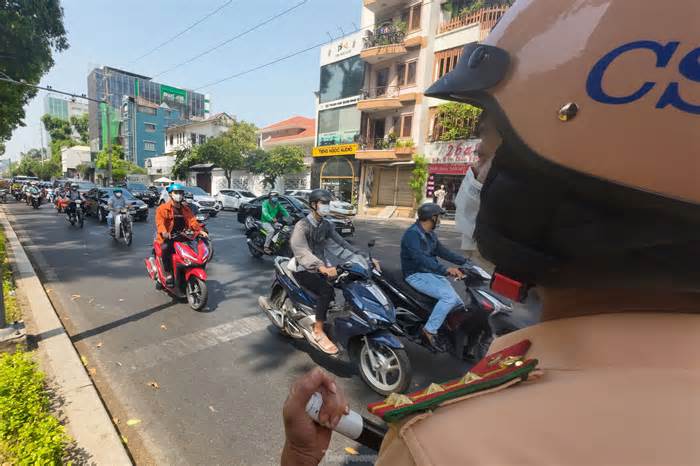 Nhiều phụ huynh bị xử phạt lỗi giao xe máy trên 50cm3 cho con chưa đủ tuổi cầm lái