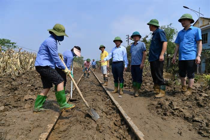 Thông đường sắt Hà Nội - Lào Cai, gần 700 tấn hàng cứu trợ hướng về vùng lũ