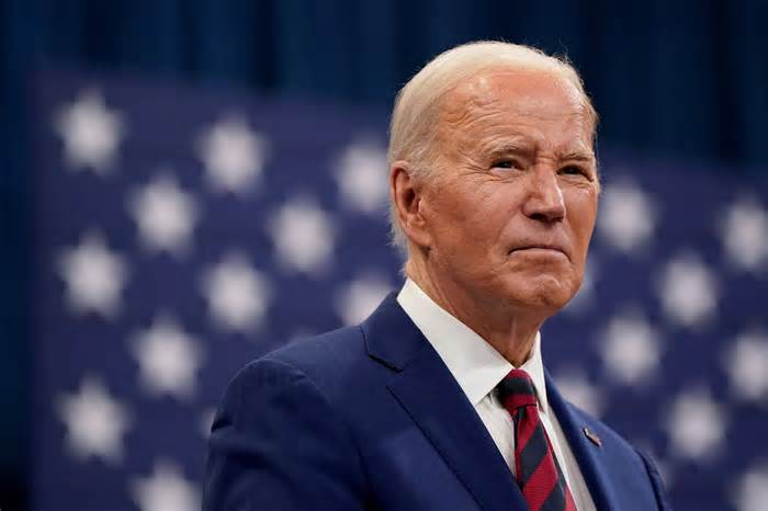 Cơn gió ngược với ông Biden trên đường tái tranh cử