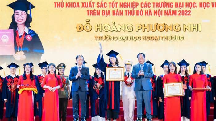Hà Nội sẽ tổ chức tuyên dương 96 Thủ khoa xuất sắc năm 2023