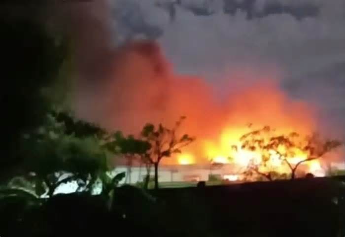 Cháy lớn tại khu công nghiệp ở Thái Bình