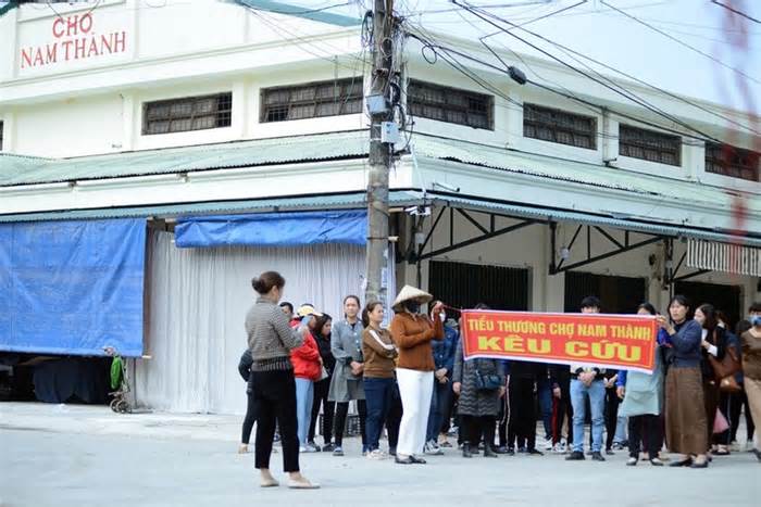 Ninh Bình: Tiểu thương Nam Thành “kêu cứu“, chính quyền địa phương nói gì?