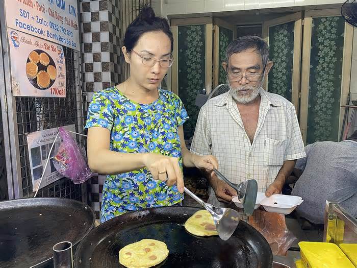 Người cha có hai con trai chuyển giới