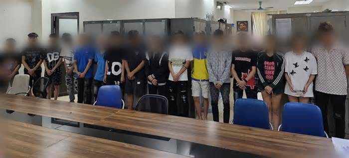 15 thanh thiếu niên bị tạm giữ về hành vi giết người và 'quậy tanh bành' đường phố