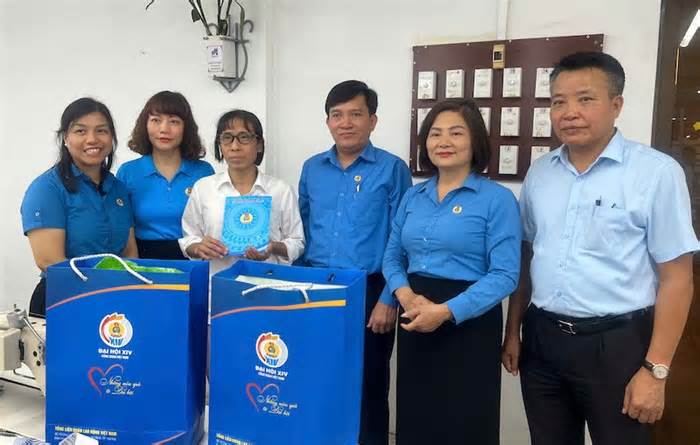 “Những món quà từ Đại hội XIV Công đoàn Việt Nam” đến với người lao động dệt may