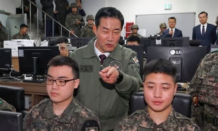 Tân Bộ trưởng Quốc phòng Hàn kêu gọi sẵn sàng đáp trả Triều Tiên