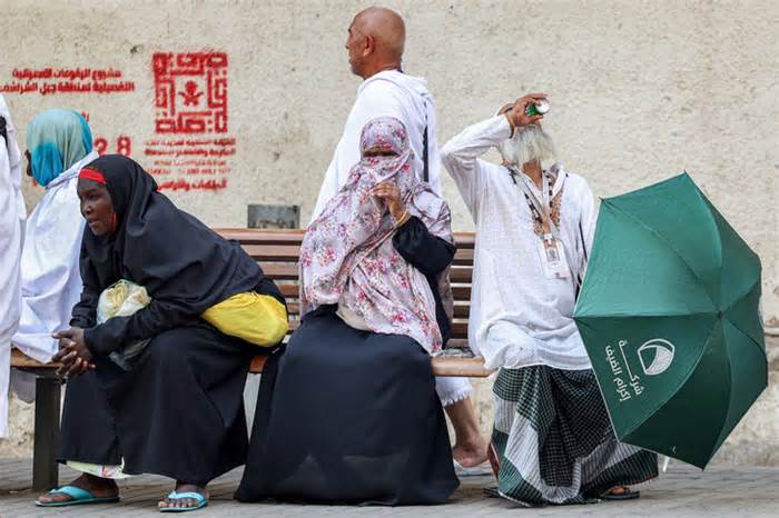 Hơn 1.000 người chết khi hành hương đến Mecca nóng 52 độ