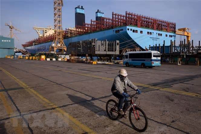 Hàn Quốc trước nguy cơ thiếu hụt 14.000 lao động ngành đóng tàu
