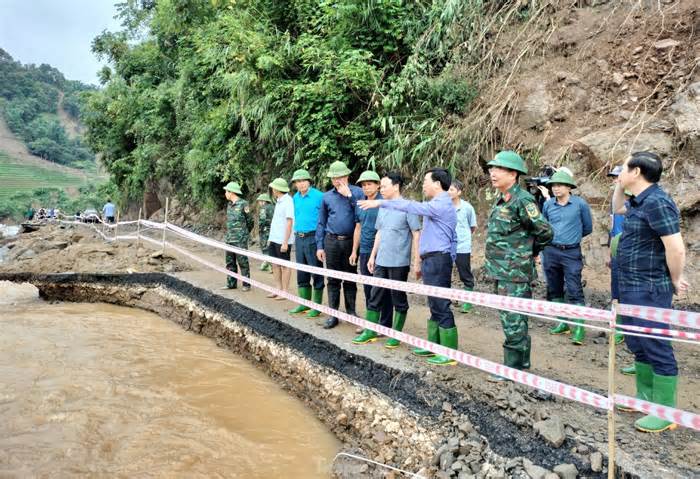 Bí thư tỉnh ủy Yên Bái: 'Sớm đưa trường học, trạm y tế hoạt động trở lại sau mưa lũ'