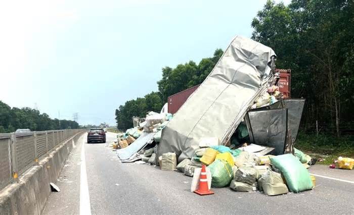 Lại xảy ra tai nạn trên cao tốc Cam Lộ - La Sơn