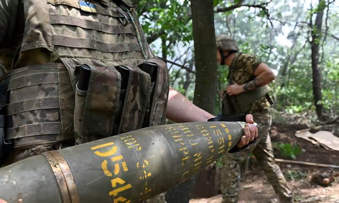 Czech nỗ lực săn đạn pháo cho Ukraine