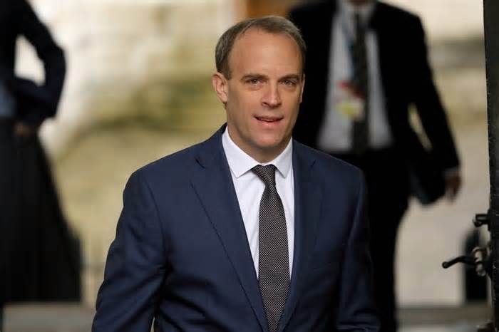 Phó Thủ tướng Anh Dominic Raab từ chức vì hành vi bắt nạt