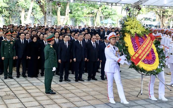 Lễ viếng Tổng Bí thư Nguyễn Phú Trọng: Những trang sổ tang tiếc thương vô hạn