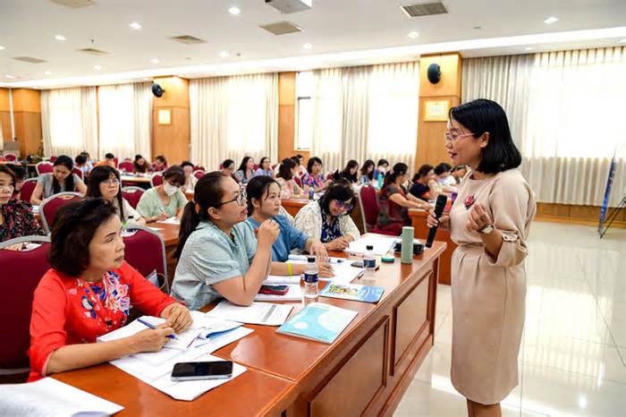 Giáo viên 'tay ngang' dạy tiếng Việt không đơn độc