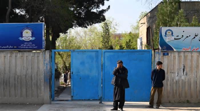 Afghanistan khai giảng năm học mới, không học sinh nào đến lớp
