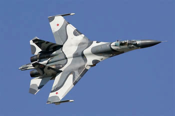 Nga điều tiêm kích Su-27 chặn trinh sát cơ Đức, Pháp