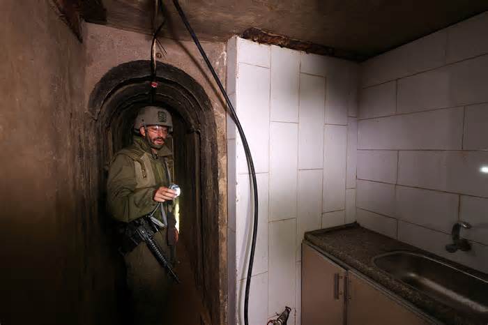 Đường hầm có phòng bếp, điều hòa dưới bệnh viện Gaza