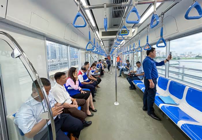 Tin tức sáng 1-2: Metro số 1 tiếp tục chạy thử toàn tuyến; Cảnh báo 5 chiêu lừa dịp Tết