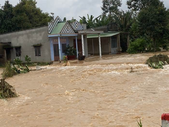 Ngập úng nặng một số khu dân cư ở tỉnh Lâm Đồng