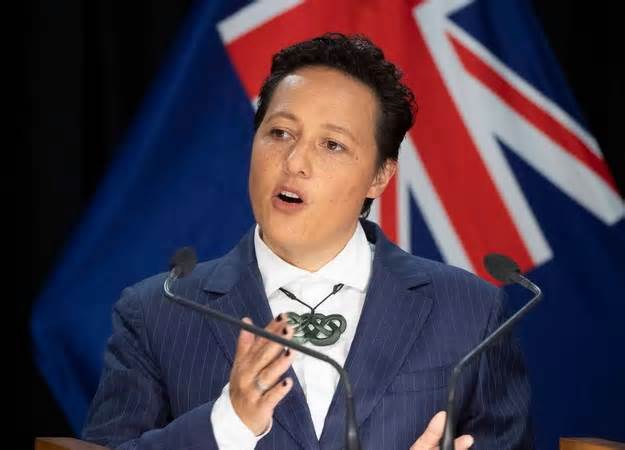 Bộ trưởng Tư pháp New Zealand mất chức vì chống cảnh sát sau vụ đâm xe