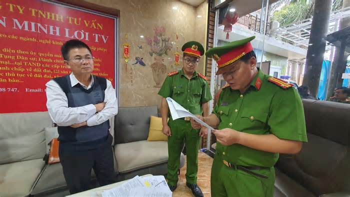 Ông Trần Minh Lợi bị bắt do đưa thông tin sai sự thật về chánh án huyện