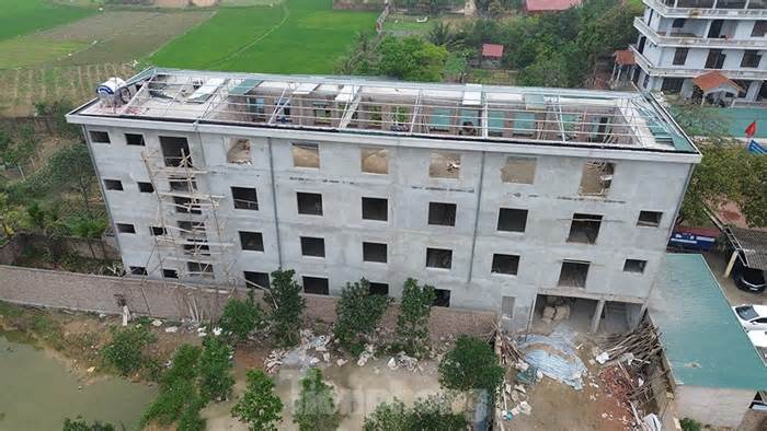 Vụ xây phòng học không phép: Trường tự tháo dỡ một phần công trình vi phạm