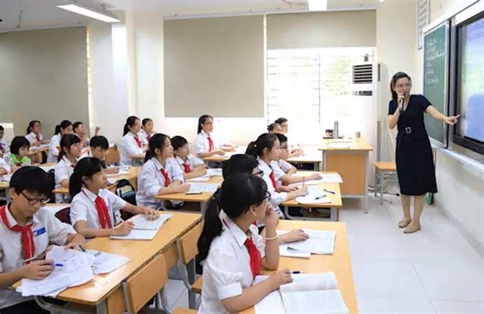 Tăng 70.000 học sinh trong năm tới, Hà Nội giải quyết bài toán quá tải thế nào?