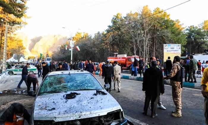 Lý do IS đánh bom tự sát gần mộ tướng Iran
