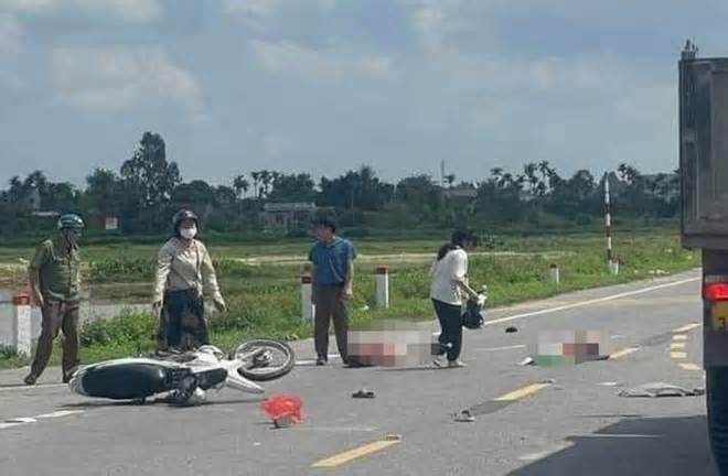 Tai nạn tại ngã tư ở Hải Phòng, 3 mẹ con đi xe máy thương vong