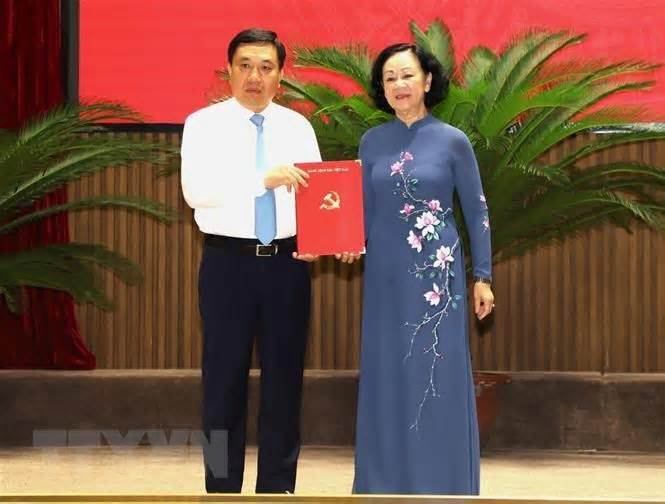 Ông Nguyễn Mạnh Dũng giữ chức Quyền Bí thư Tỉnh ủy Hà Giang
